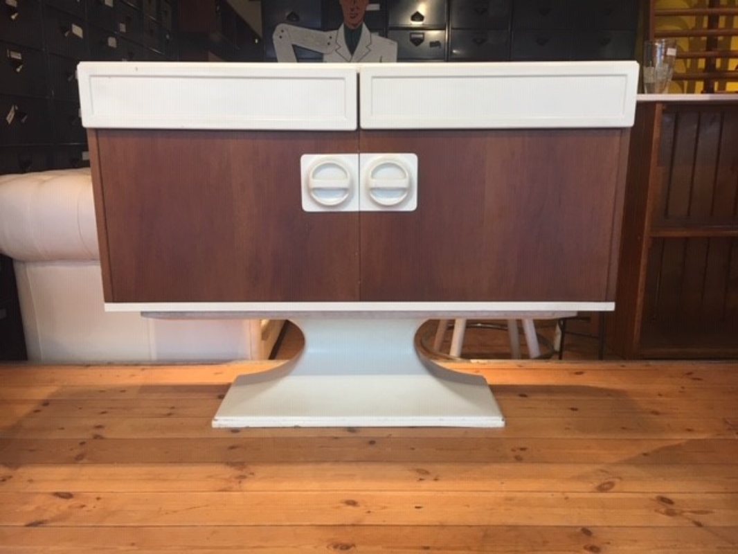 F 557 meuble italien