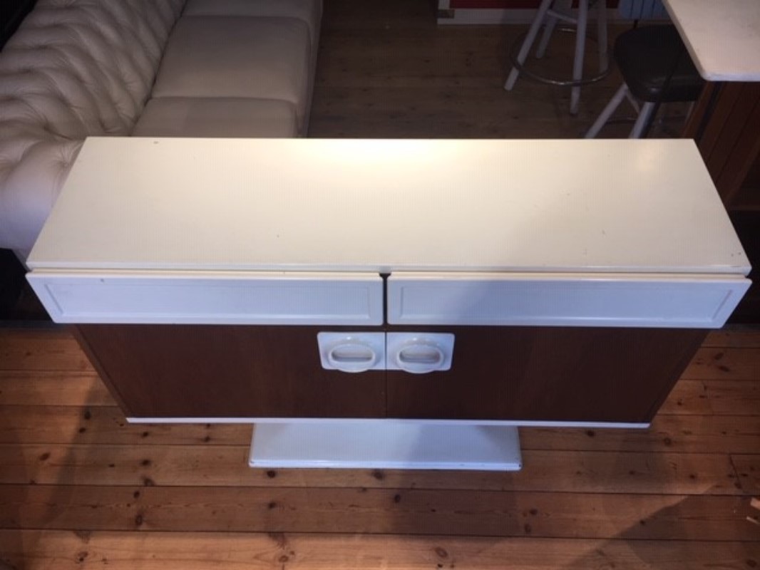 F 557 meuble italien