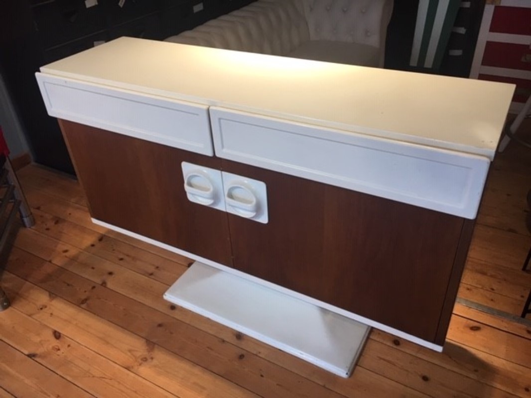 F 557 meuble italien