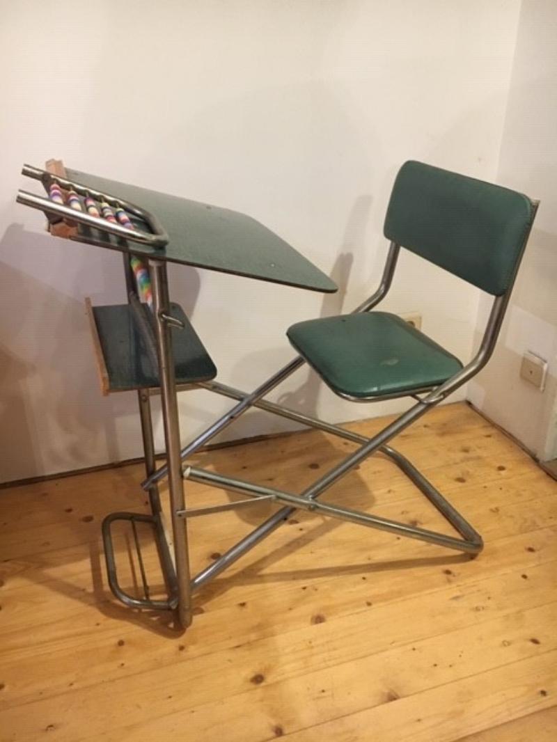 F 558 bureau pour enfant