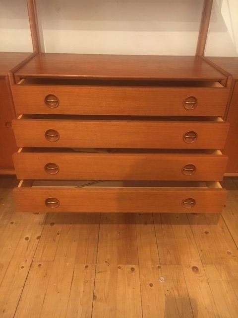 F 573 Poul Cadovius wall unit