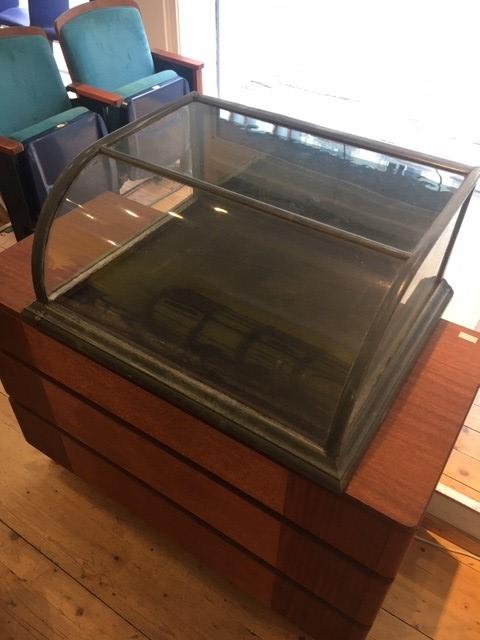 M 632 vitrine d'exposition US