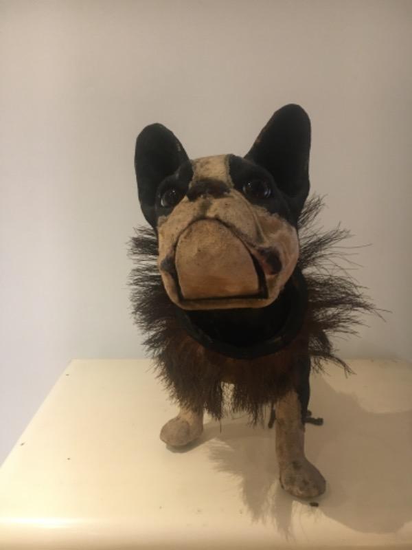 M 718 bouledogue en papier mâché 