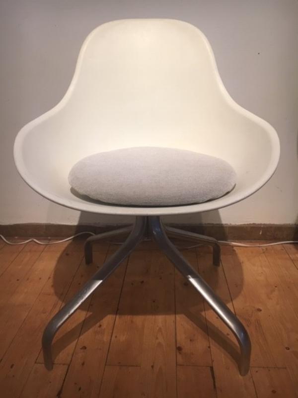 S 514 chaises de C. Eames modèle Founda