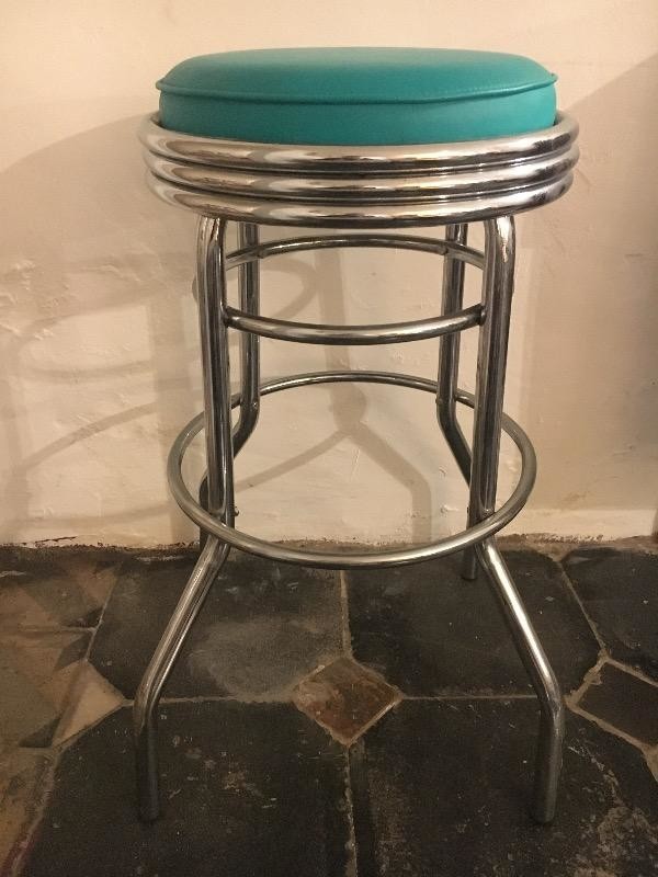 S 543 quatre tabourets de bar